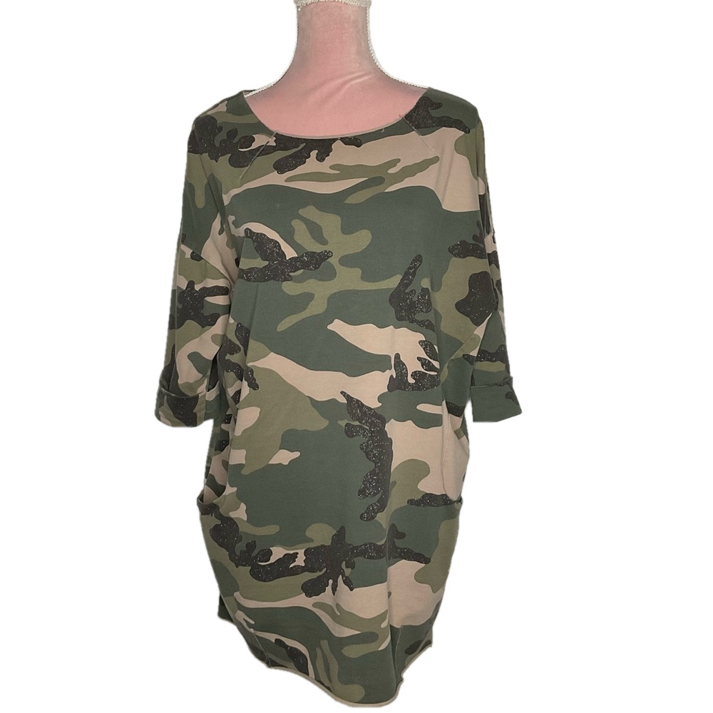 Wi & Co‎ camo tunic. Gorgeous!